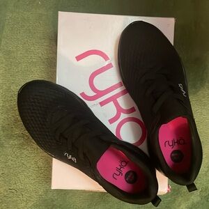 Brand New Women’s Size 8M Ryka Whim Sneakers in Black